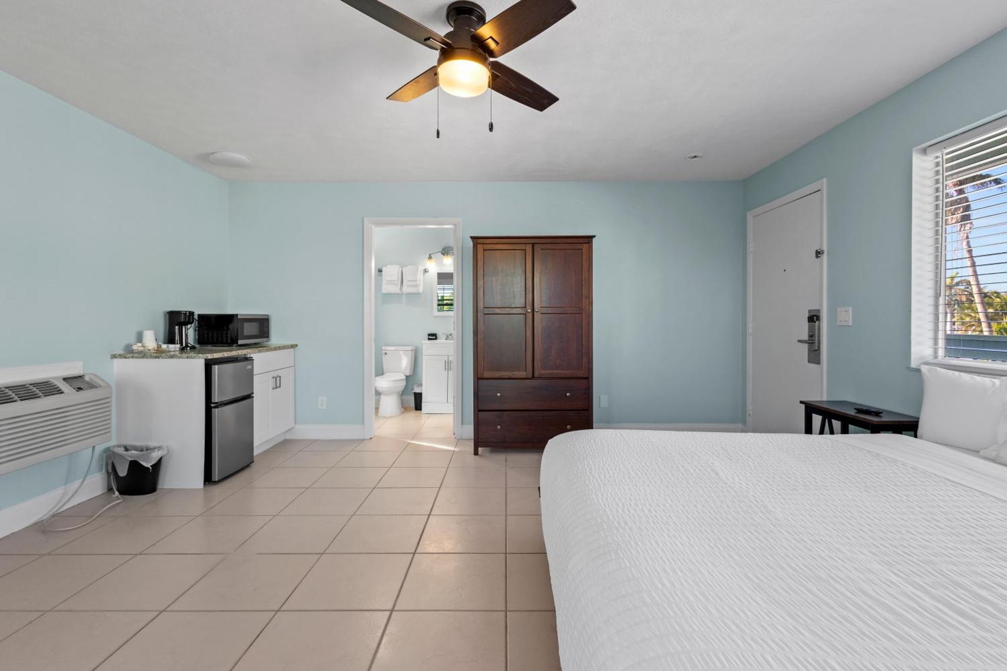 Partial Ocean View Hotel Room- King Bed #1 Fort Pierce Esterno foto